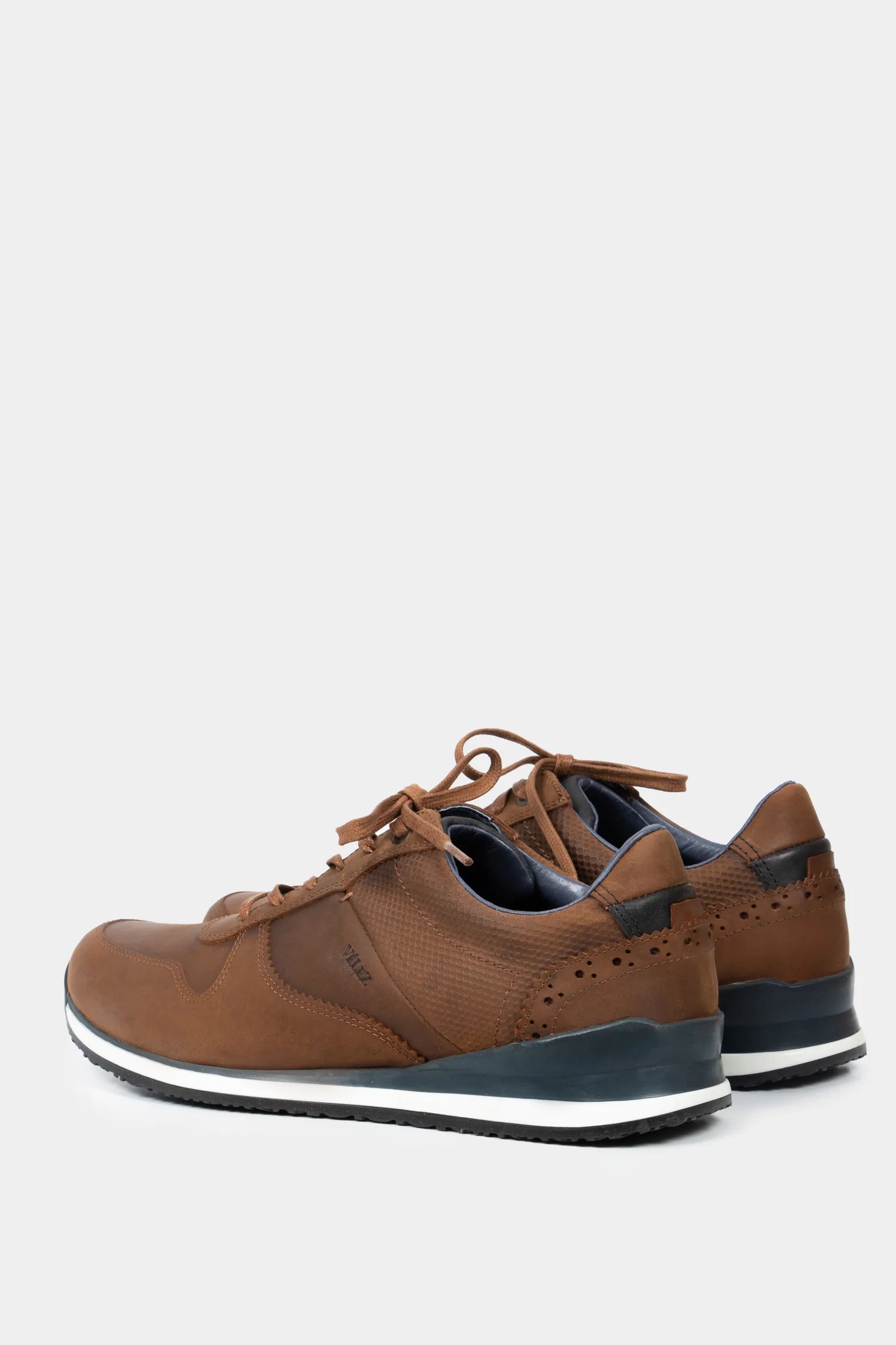 Tenis anzelini de cuero