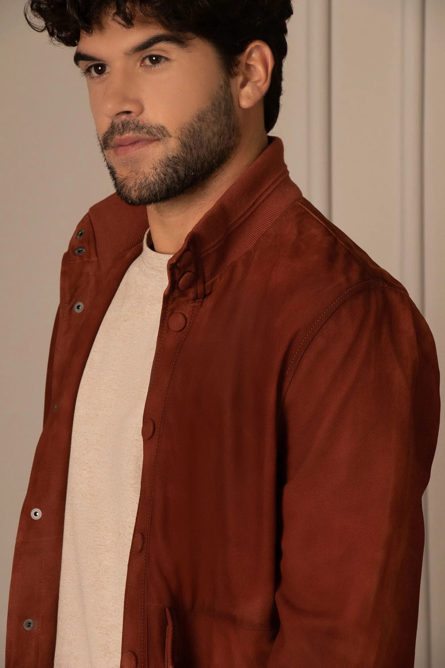 CHAQUETA BOMBER AZALEA DE GAMUZA PARA HOMBRE BOLSILLOS