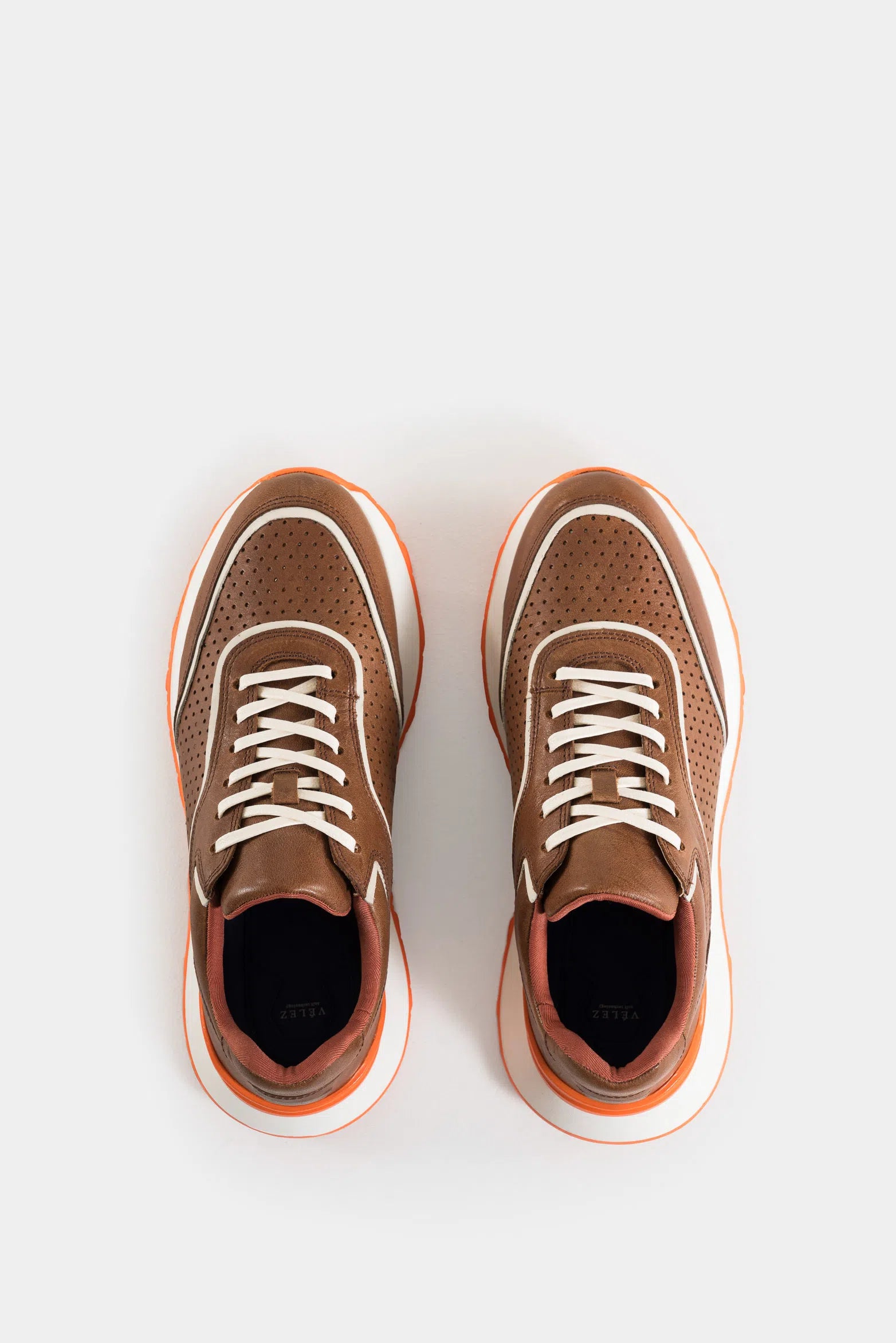 Tenis dalí de cuero para hombre detalle de perforado