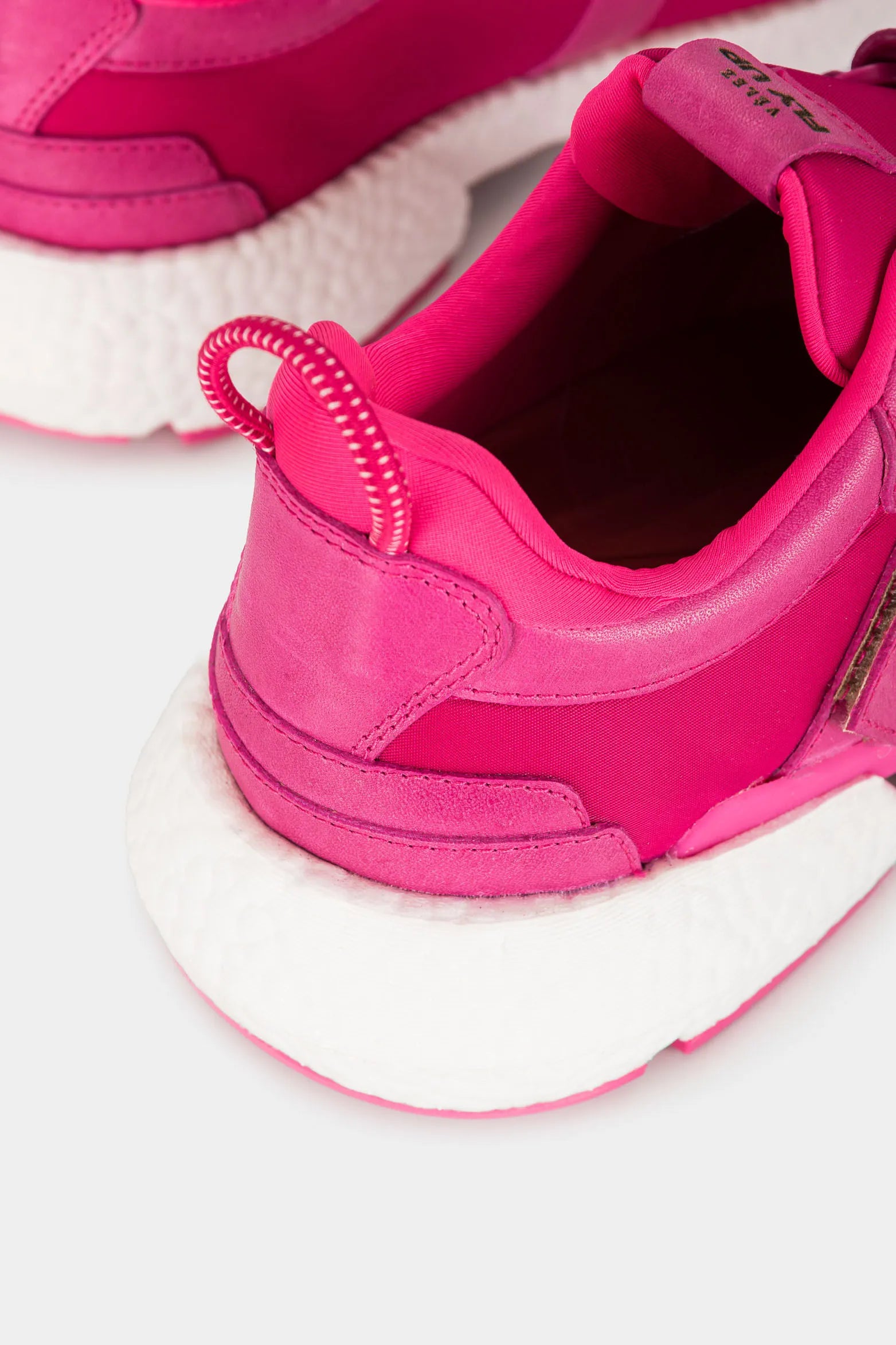 SNEAKERS MANZANO DE CUERO Y TEXTIL PARA MUJER AJUSTE EN VELCRO