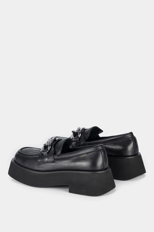 MOCASINES PAVIA DE CUERO PARA MUJER DETALLE DE CADENA