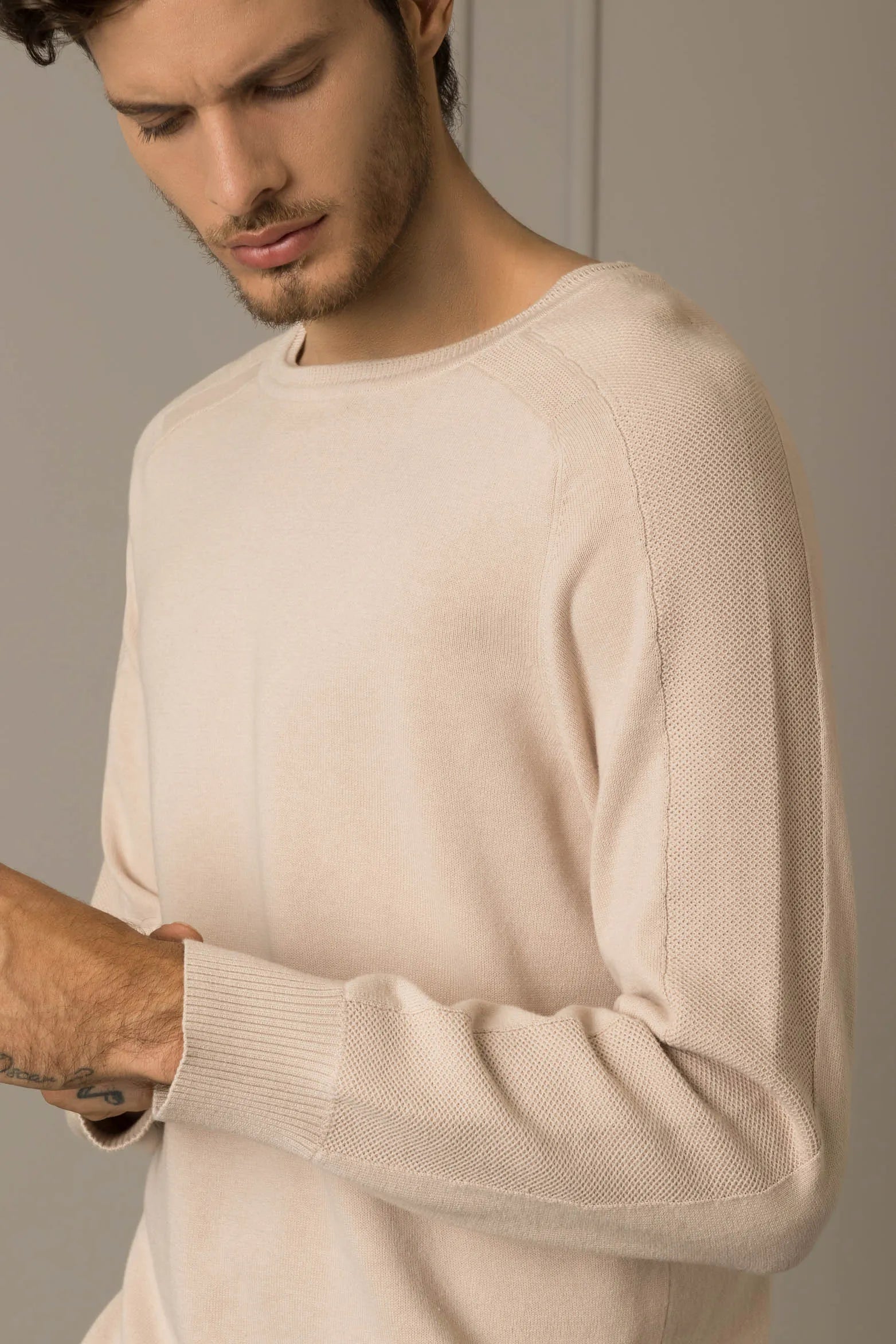 Sweater tejido en algodón para hombre manga ranglan