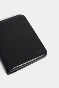 PORTA BILLETES BOREAL DE CUERO PARA HOMBRE SISTEMA DE CIERRE IMANTADO