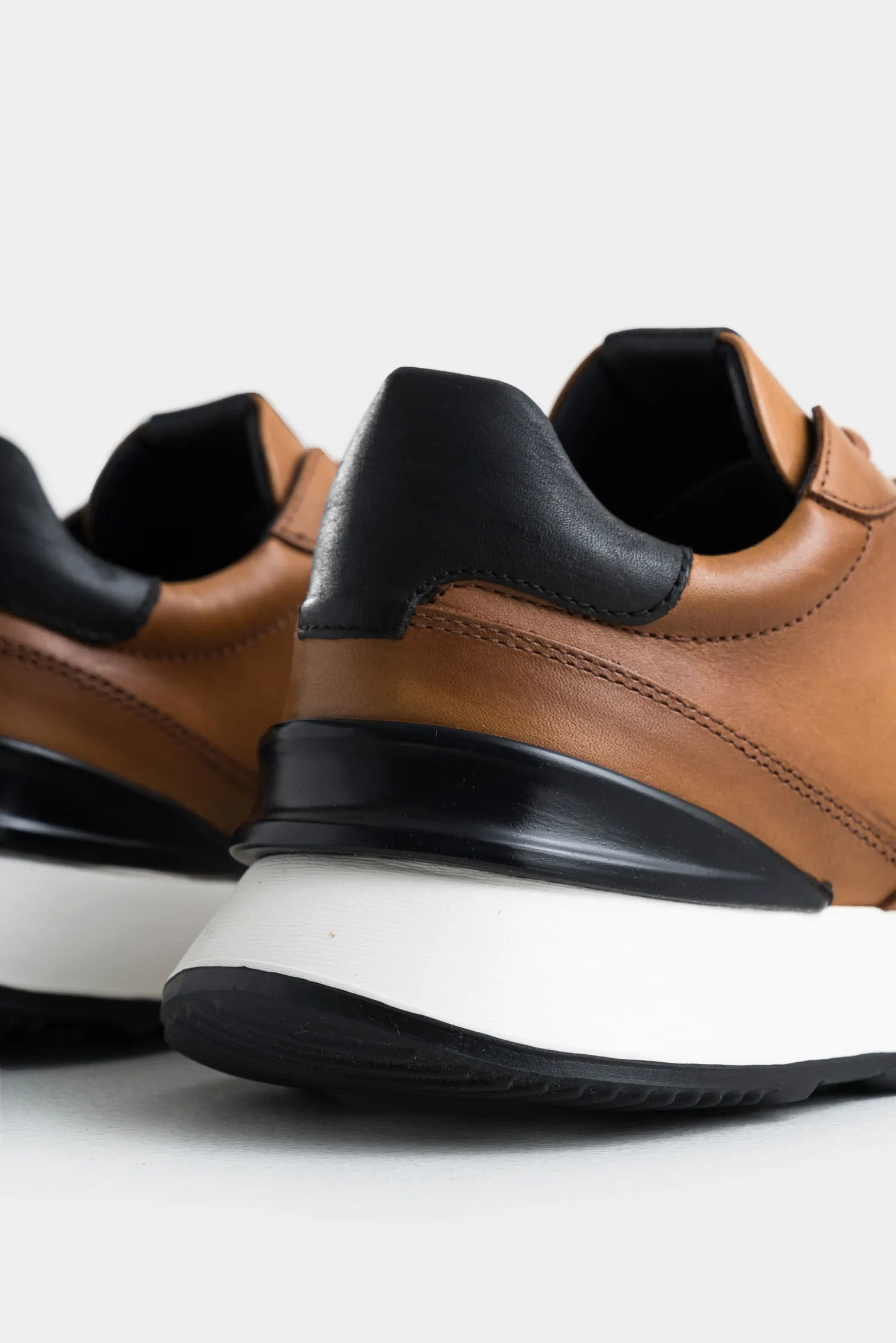 SNEAKERS COOPER 3 DE CUERO PARA HOMBRE SPOILER EN CONTRASTE