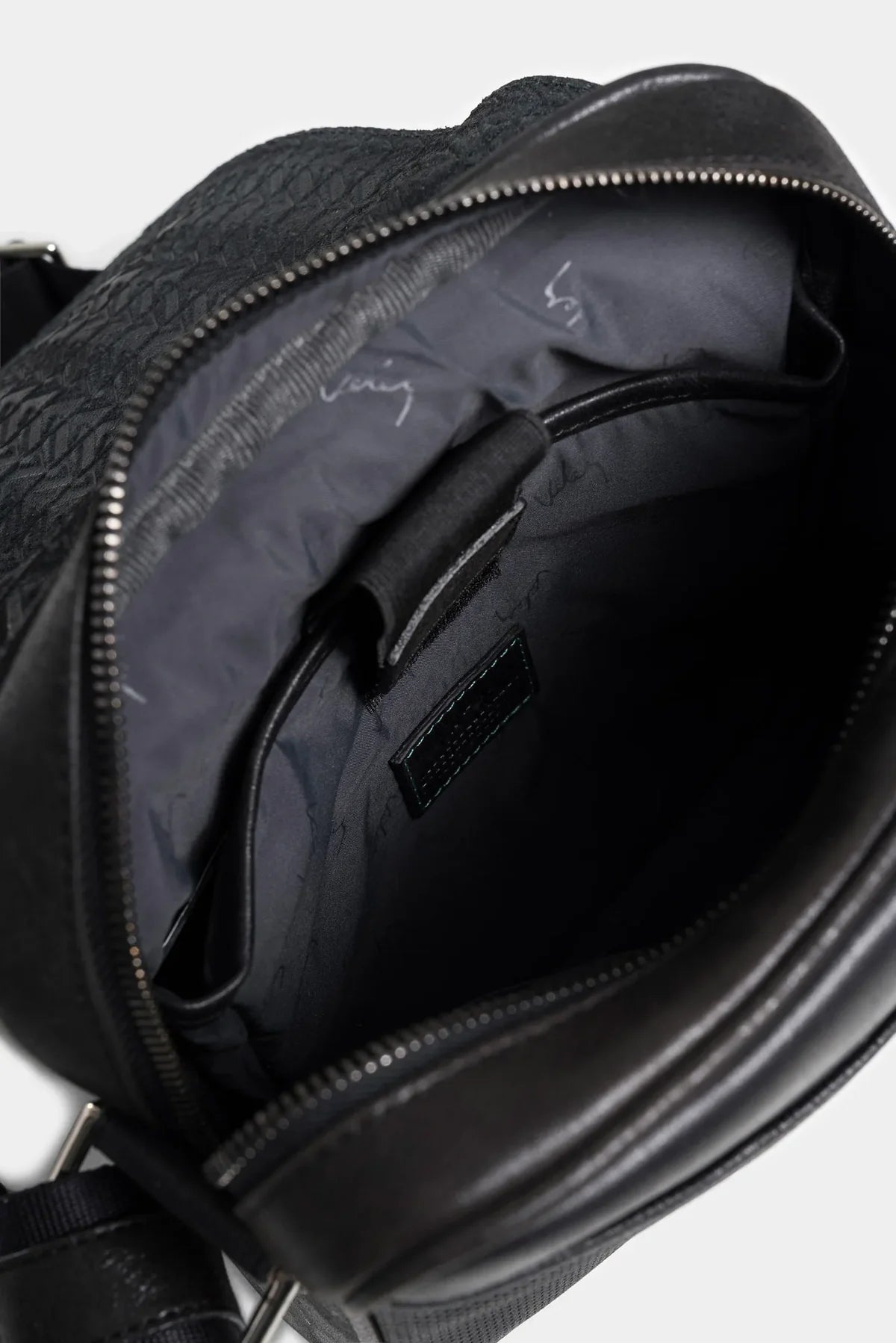 MANOS LIBRES REMIN DE CUERO PARA HOMBRE GRABADO