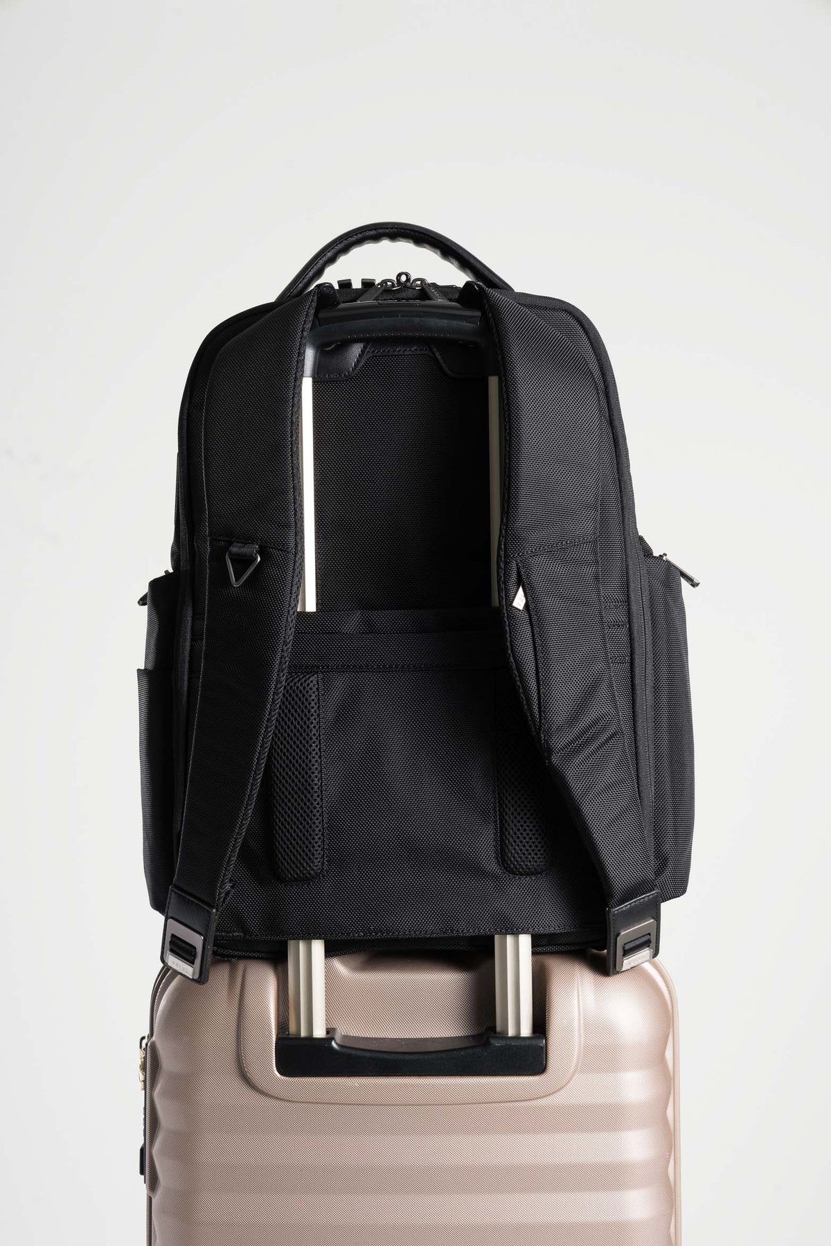 MOCHILA SECURITY DE LONA PARA HOMBRE DETALLES EN CUERO