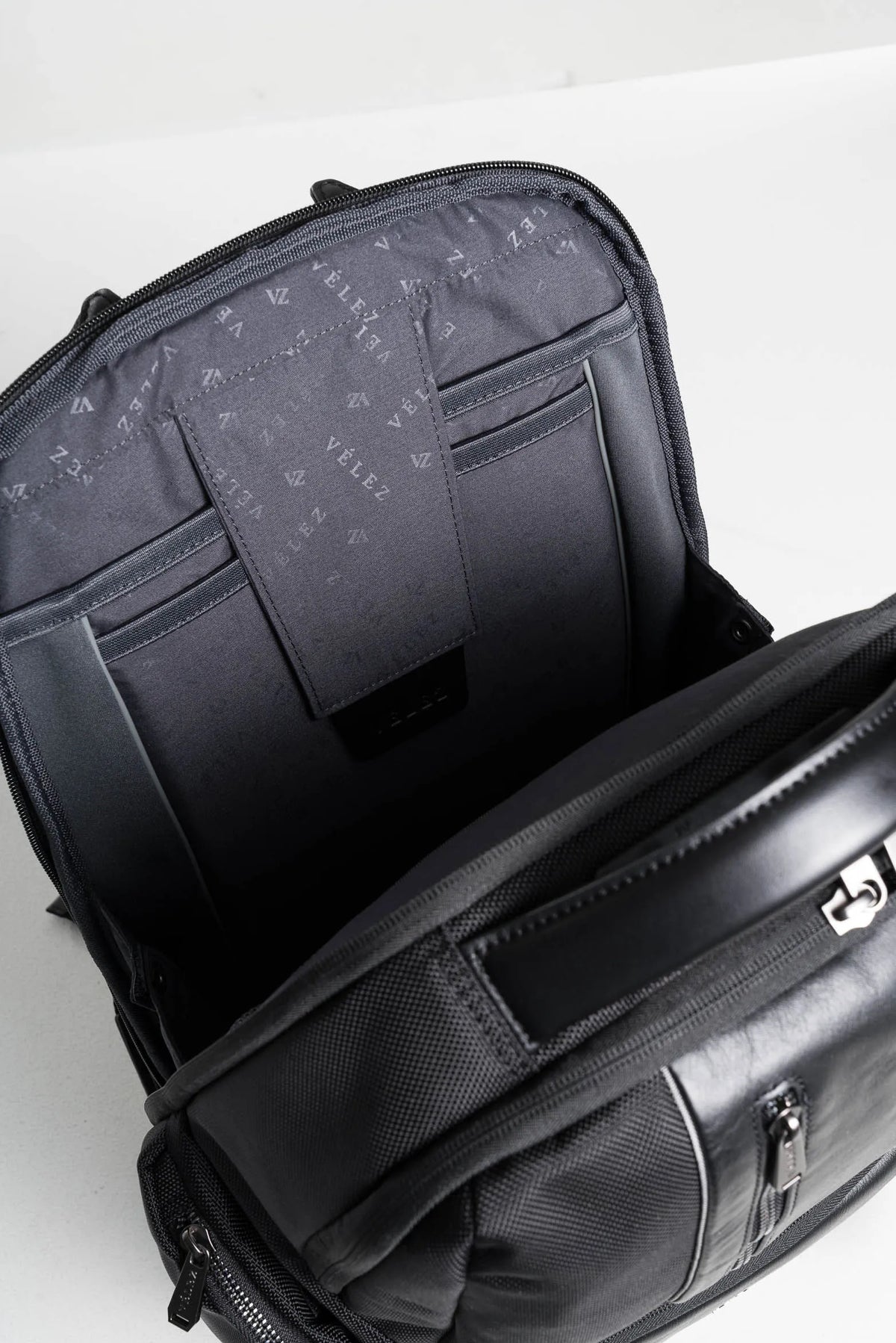 MOCHILA SECURITY DE LONA PARA HOMBRE DETALLES EN CUERO