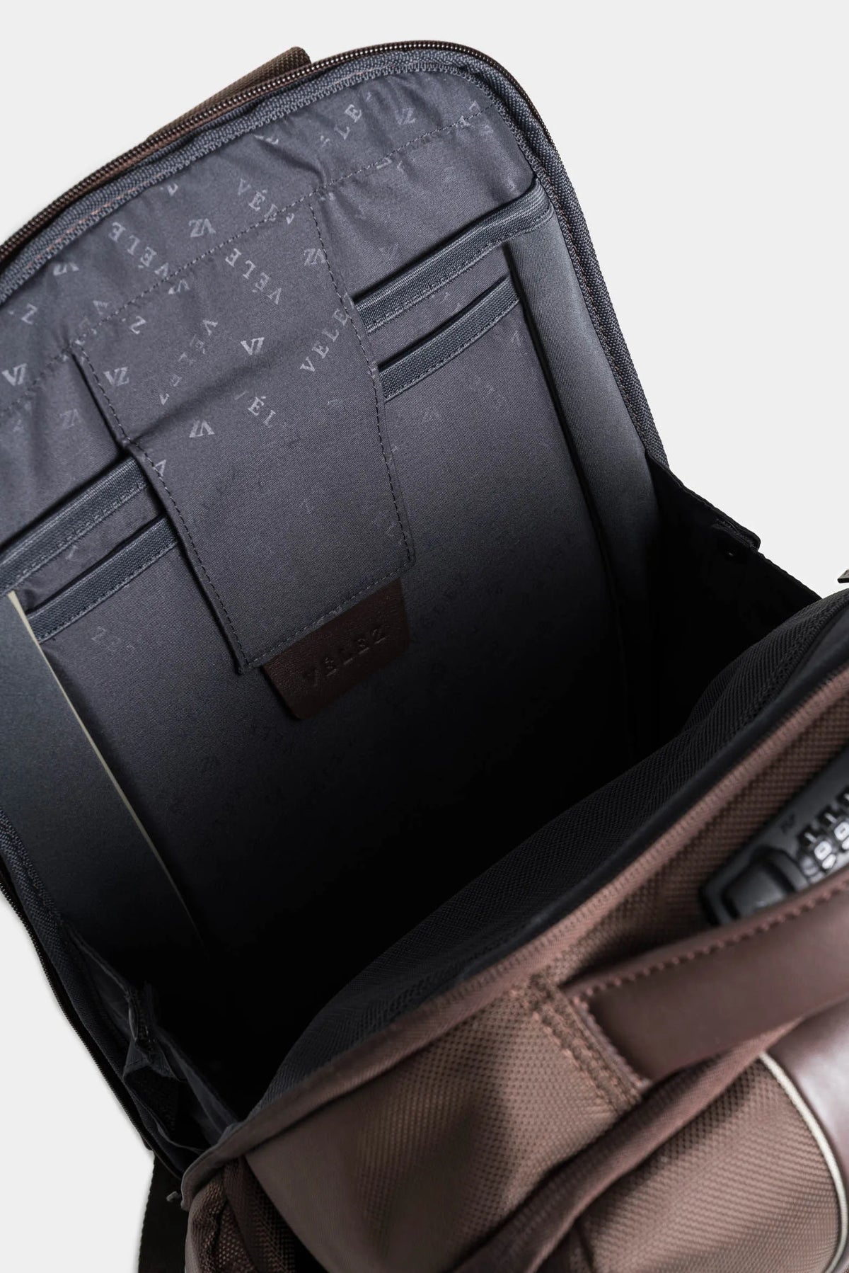MOCHILA SECURITY DE LONA PARA HOMBRE DETALLES EN CUERO
