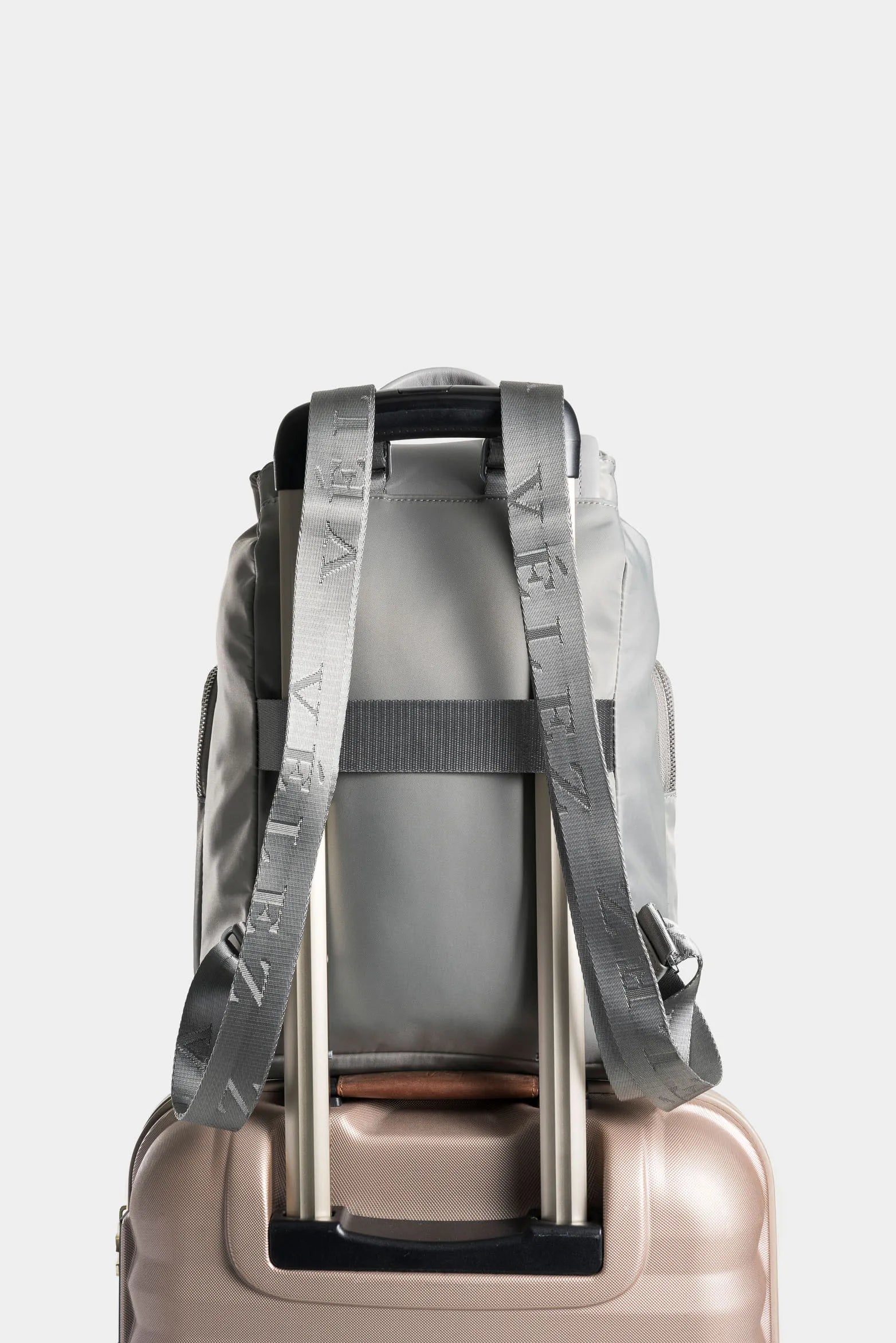 Mochila ibiza de lona y cuero para mujer chapa funcional