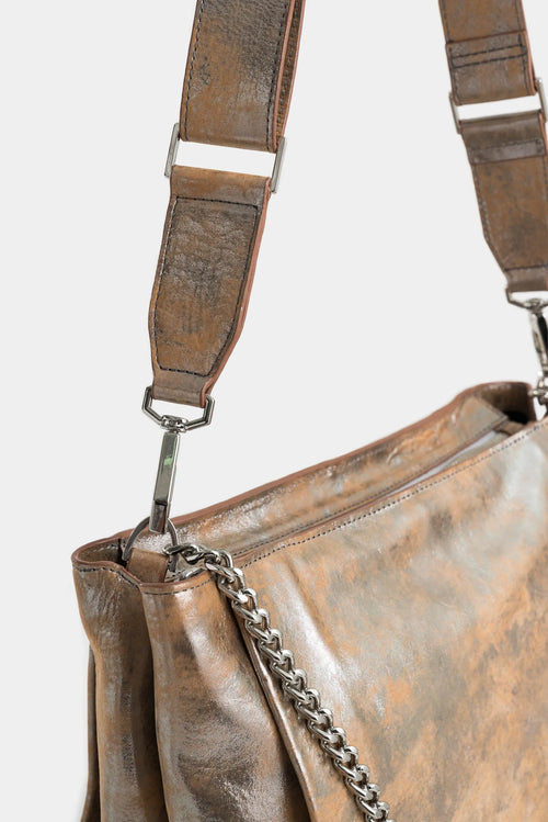 SHOPPING CALTHA DE CUERO TIPO FOLIA PARA MUJER CARGADERA DE MANO METÁLICA