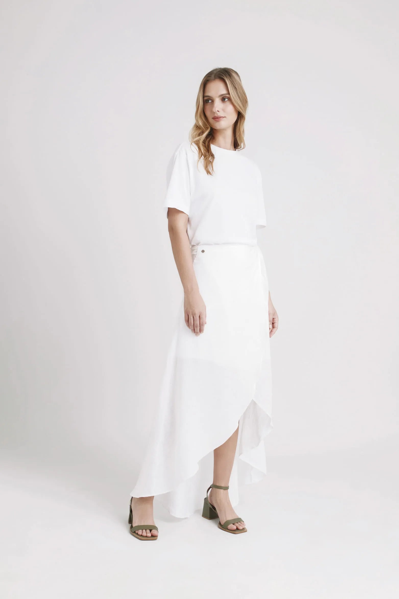 FALDA THAILA EN TEJIDO PLANO PARA MUJER SILUETA TUBO