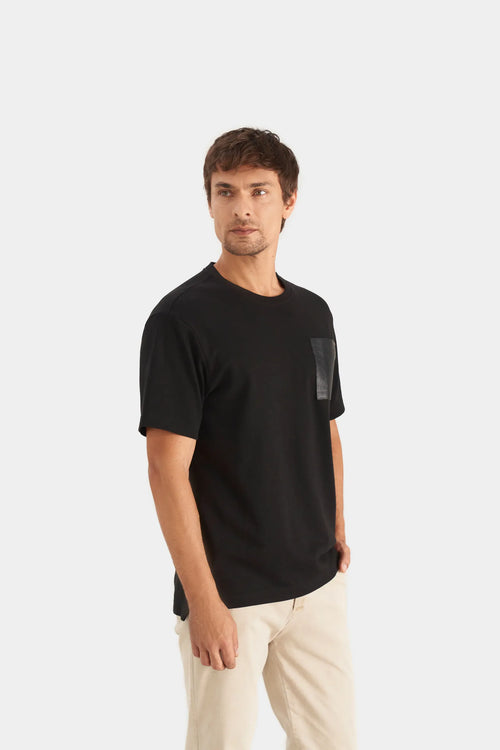 CAMISETA EN ALGODÓN PARA HOMBRE BOLSILLO CUERO