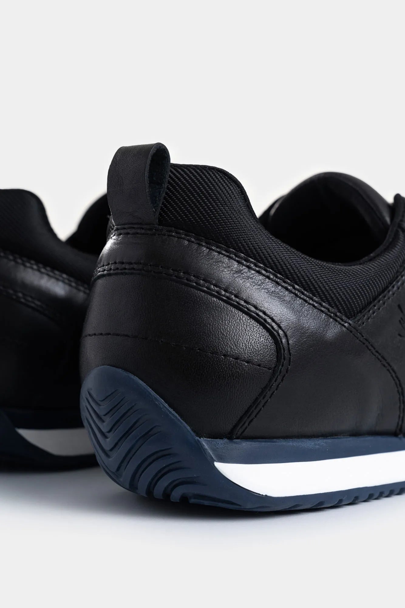 SNEAKERS ENGEIL 3 DE CUERO PARA HOMBRE DETALLE TEXTIL