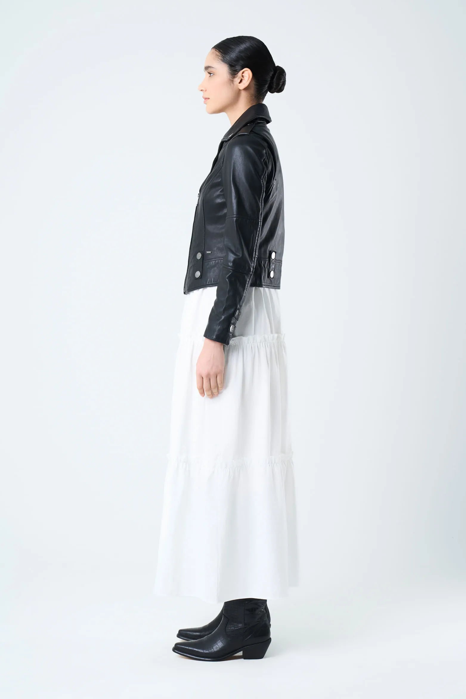 CHAQUETA BIKER ROYAL DE CUERO PARA MUJER FIT AJUSTADO