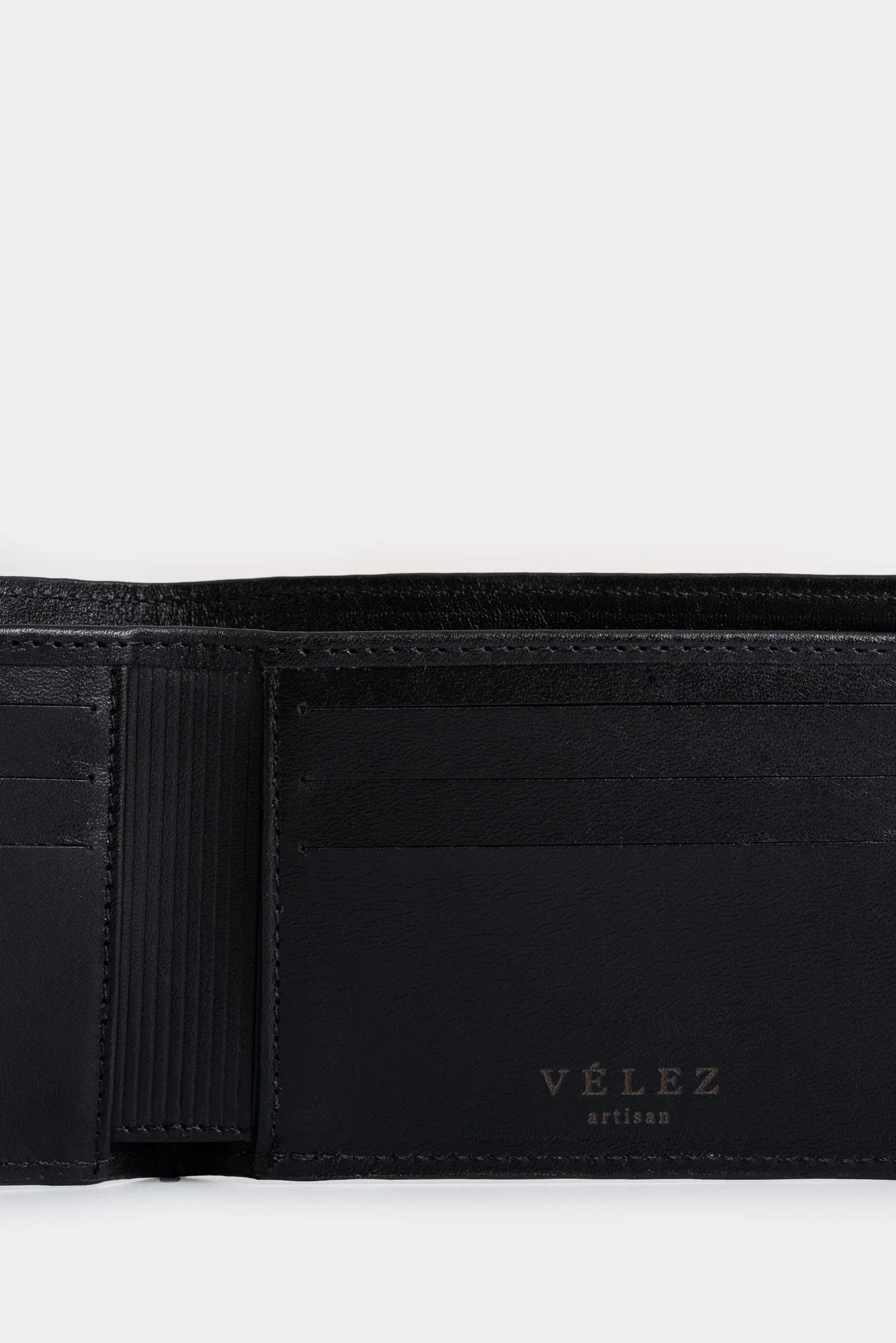 Billetera Montt de cuero para hombre acabado brillo