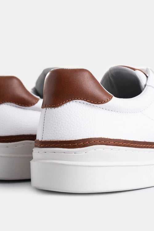 SNEAKERS WHITED DE CUERO PARA HOMBRE DETALLE CONTRASTE