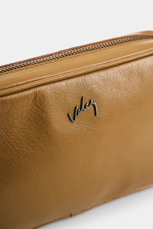 CANGURERA SILUETA CUADRADA DE CUERO PARA HOMBRE HAZEL