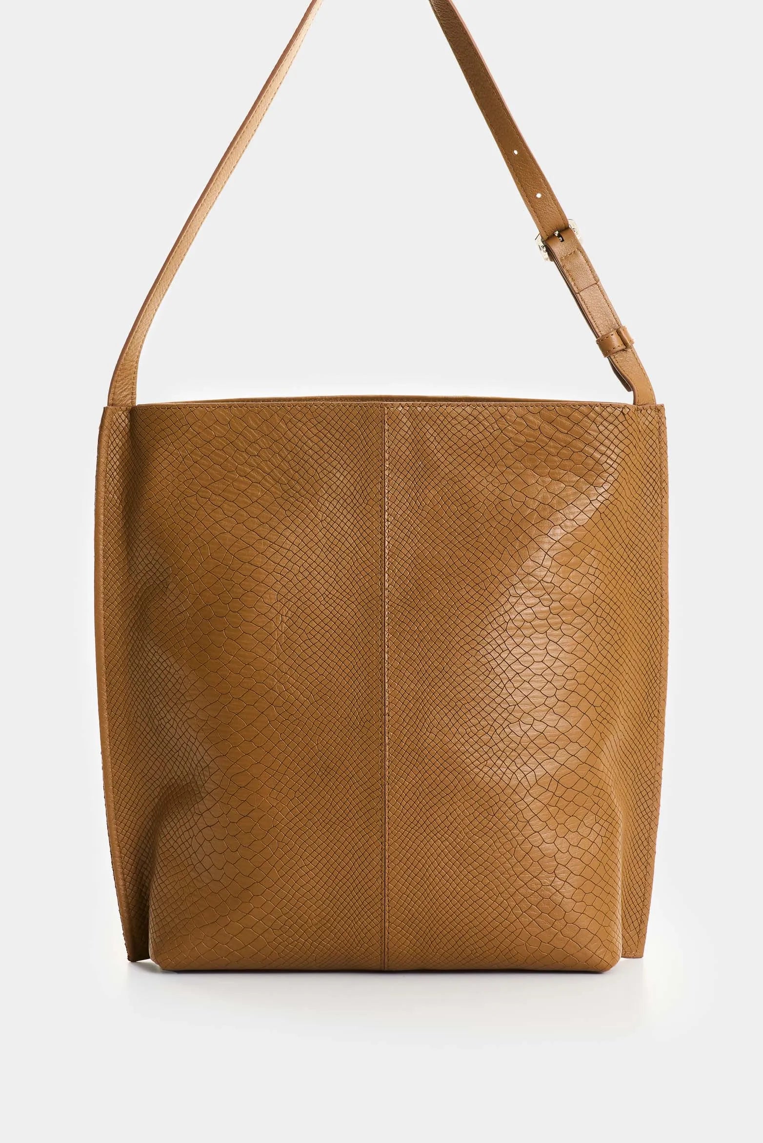 SHOPPING DE CUERO GRABADO PARA MUJER CALAFATE 2