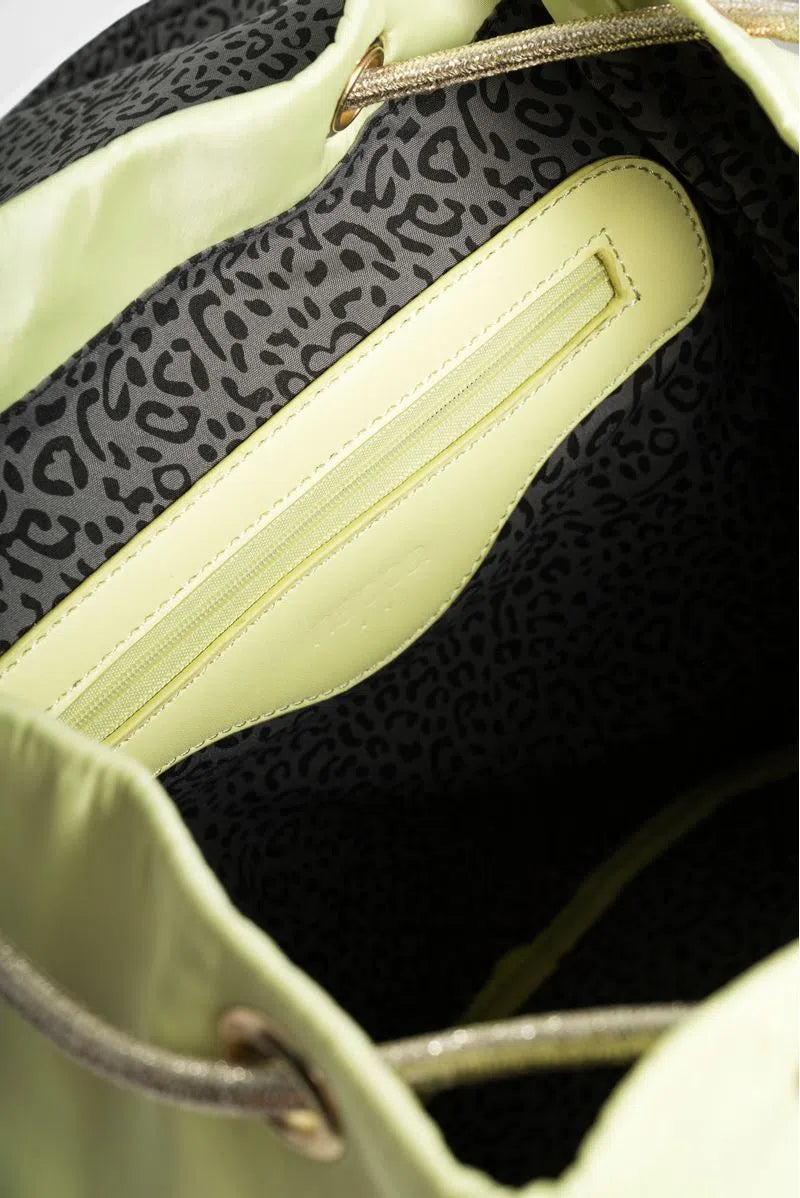 BOLSO TIPO TULA MORRAL PARA MUJER EN LONA CON TAPA Y BOLSILLOS FRONTALES