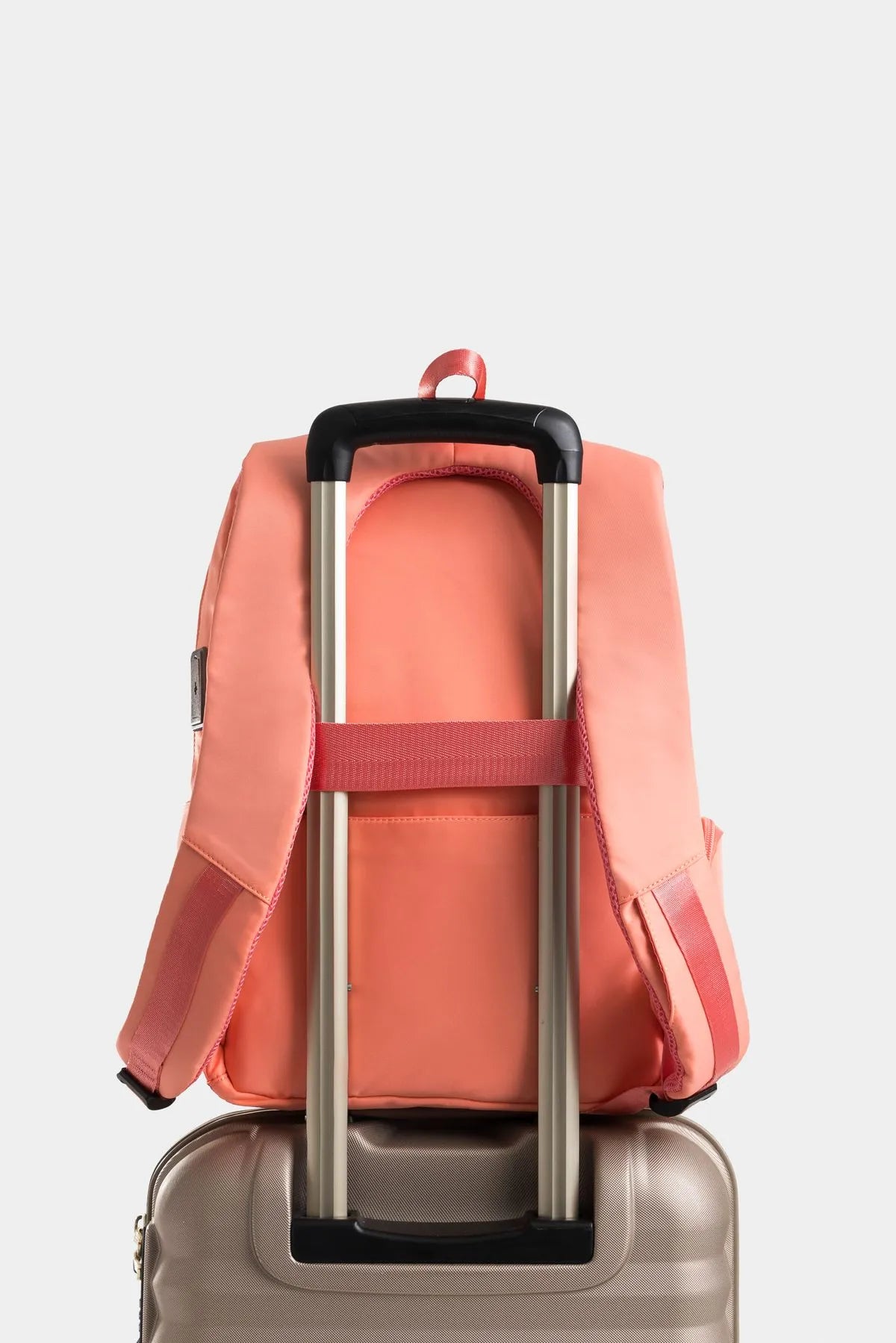 BOLSO TIPO MORRAL GRANDE CON CIERRES TRANSLÚCIDOS