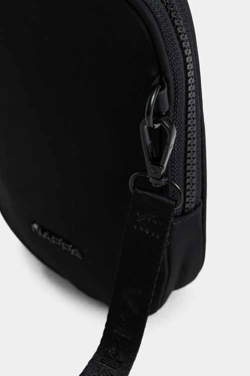 BOLSO TIPO MANOS LIBRES, PEQUEÑO EN TEXTIL CON JALADERAS EN CAUCHO