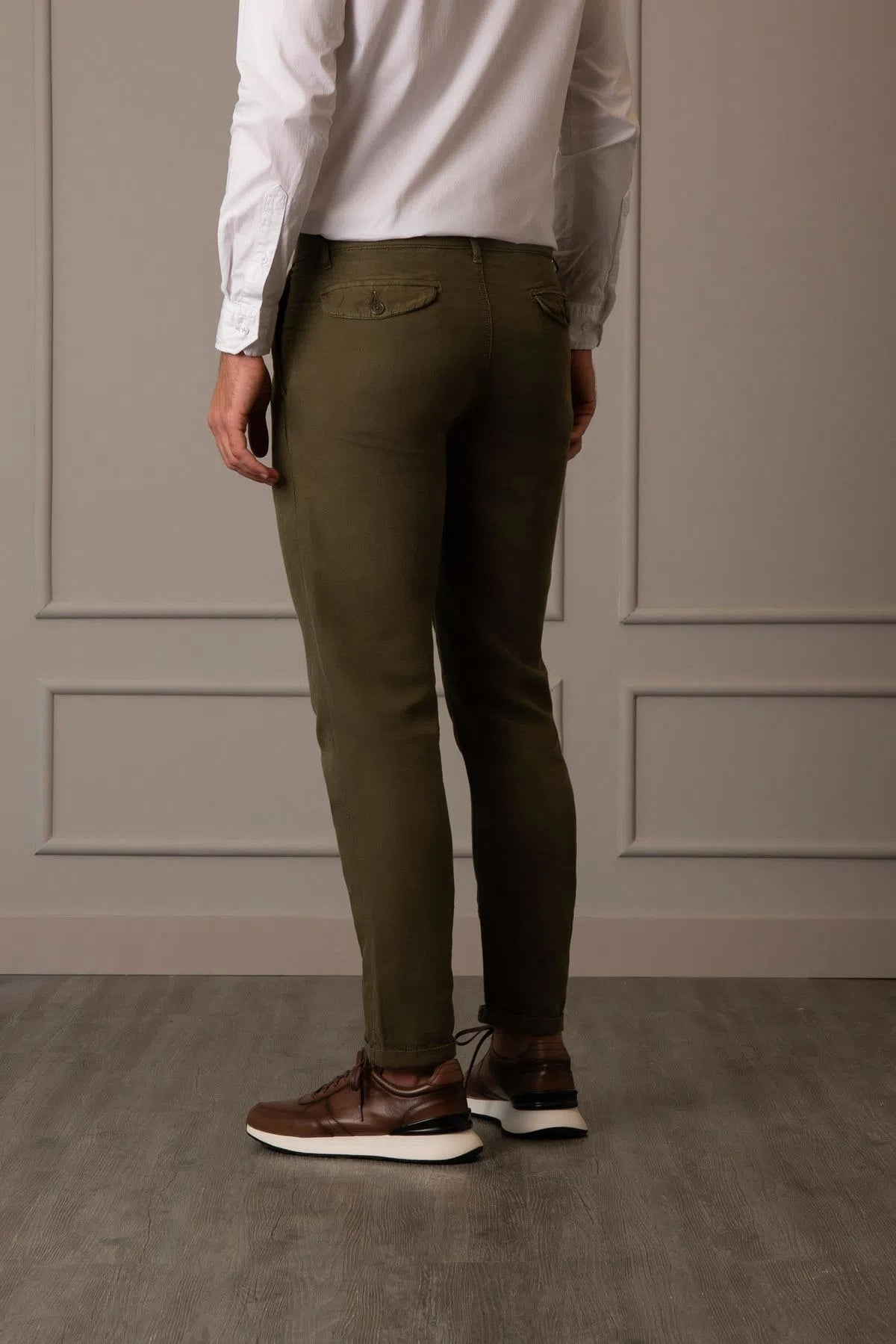 Pantalon chino lotus para hombre guardapolvo