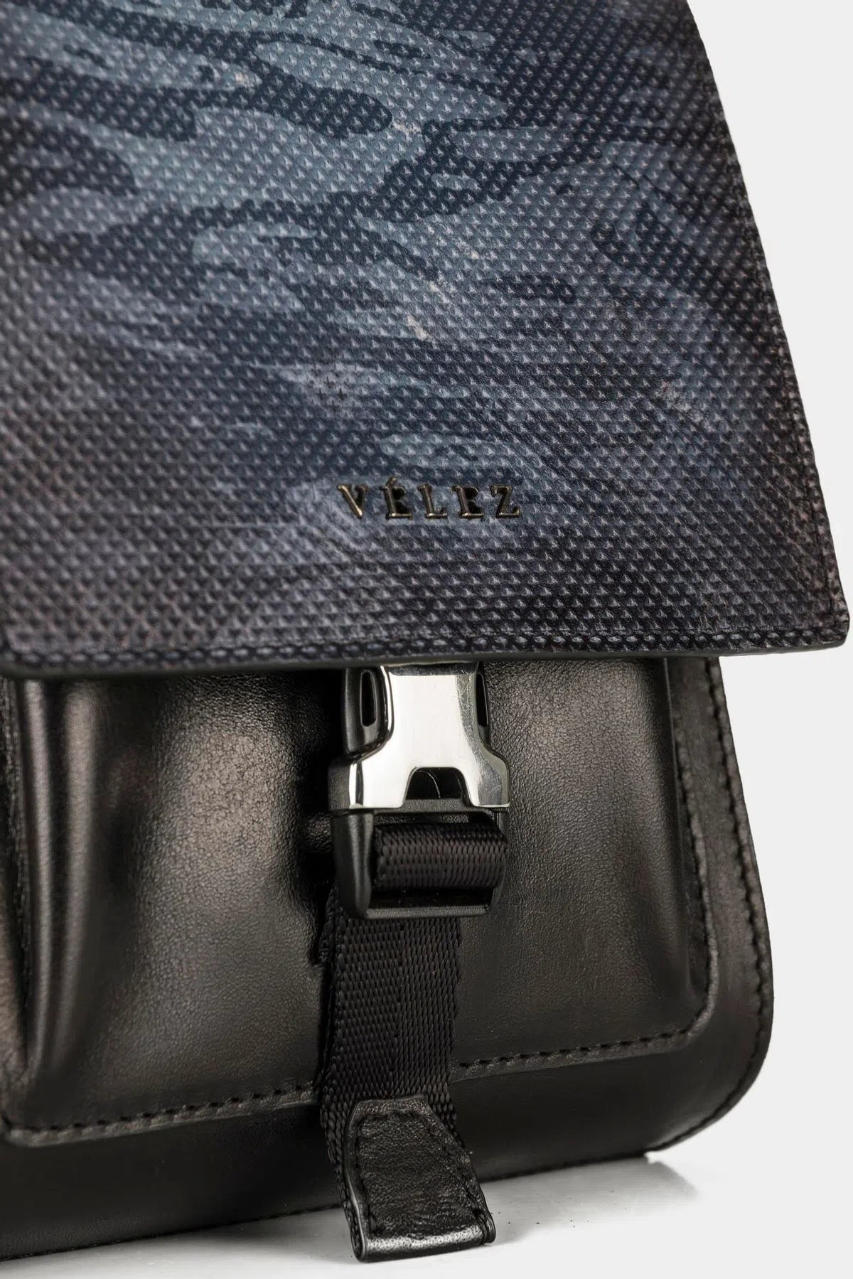 Manos libres estampado digital de cuero para hombre tapa texturizada