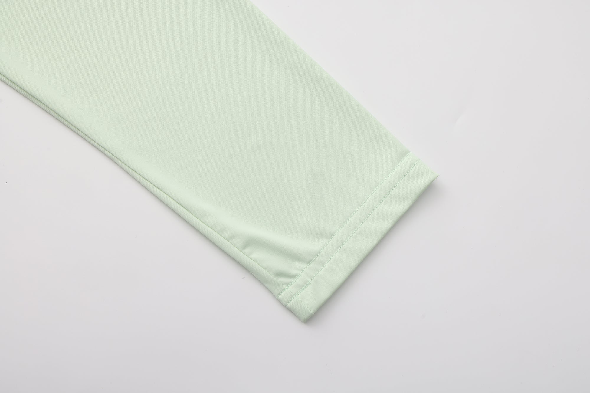 SCRIPT MOCK NECK SUNSHIRT