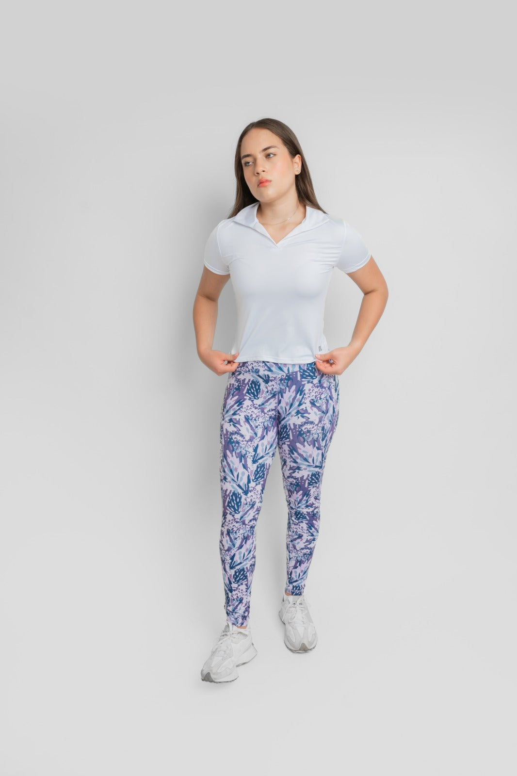 BLUSA DEPORTIVA CON CUELLO