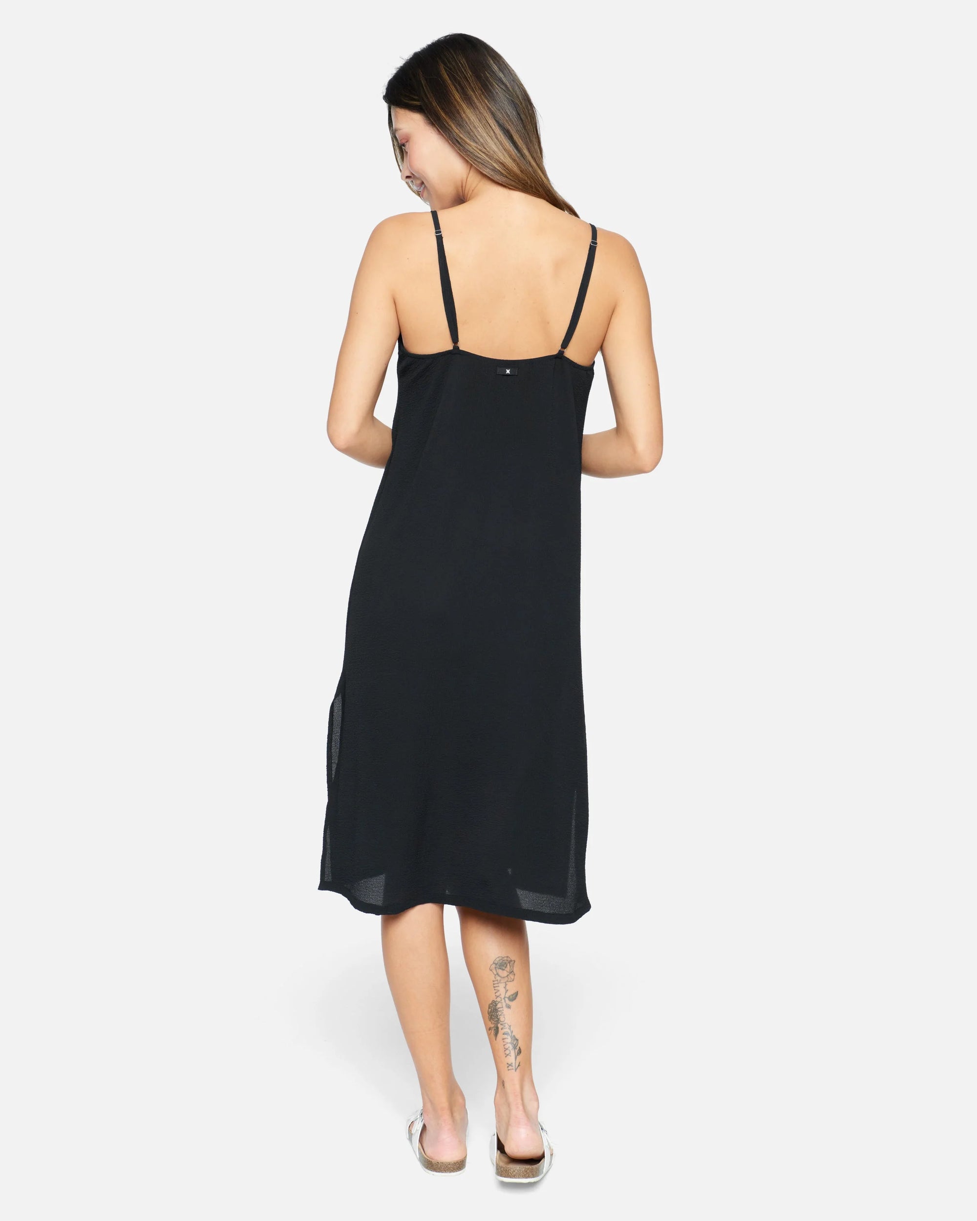 VESTIDO MIDI CON BOTONES LISO DELANTERO HURLEY