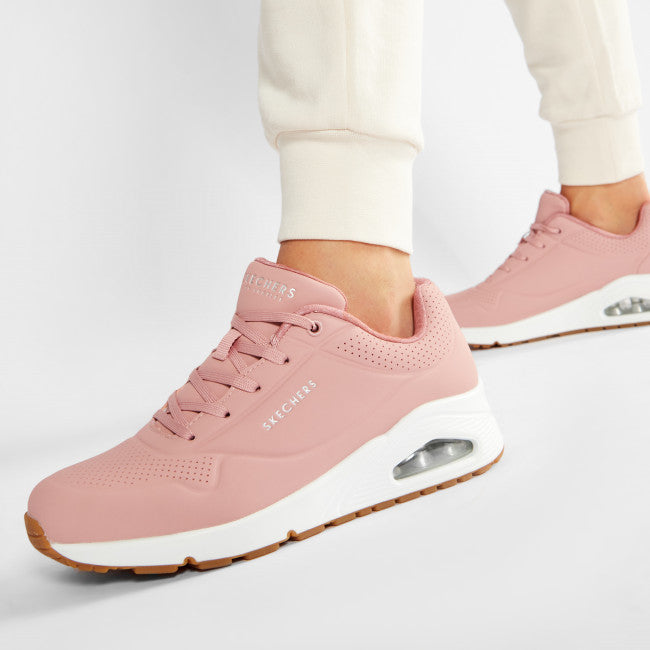 TENIS STAND ON AIR