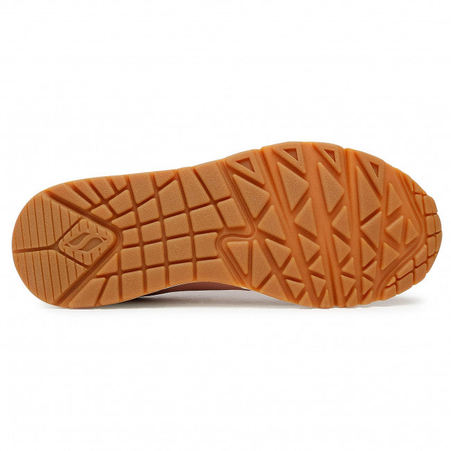 TENIS STAND ON AIR
