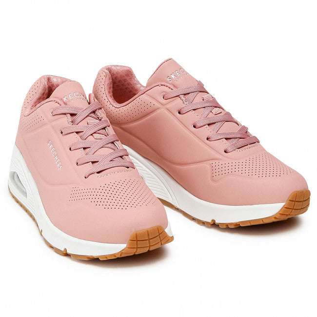 TENIS STAND ON AIR