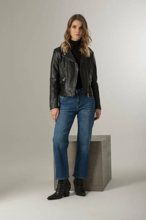 CHUMPA SILUETA TIPO BIKER DE CUERO PARA MUJER CREMALLERAS