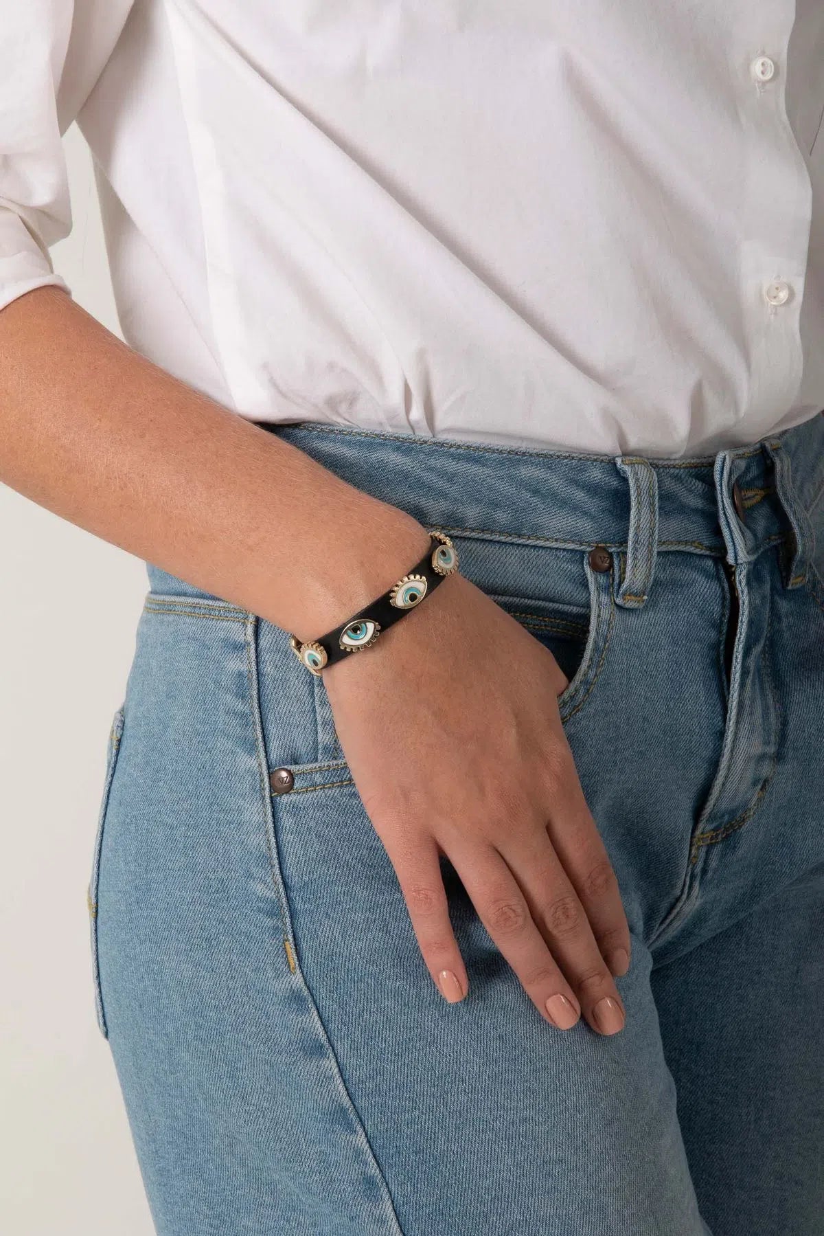 PULSERA DE CUERO OJOS