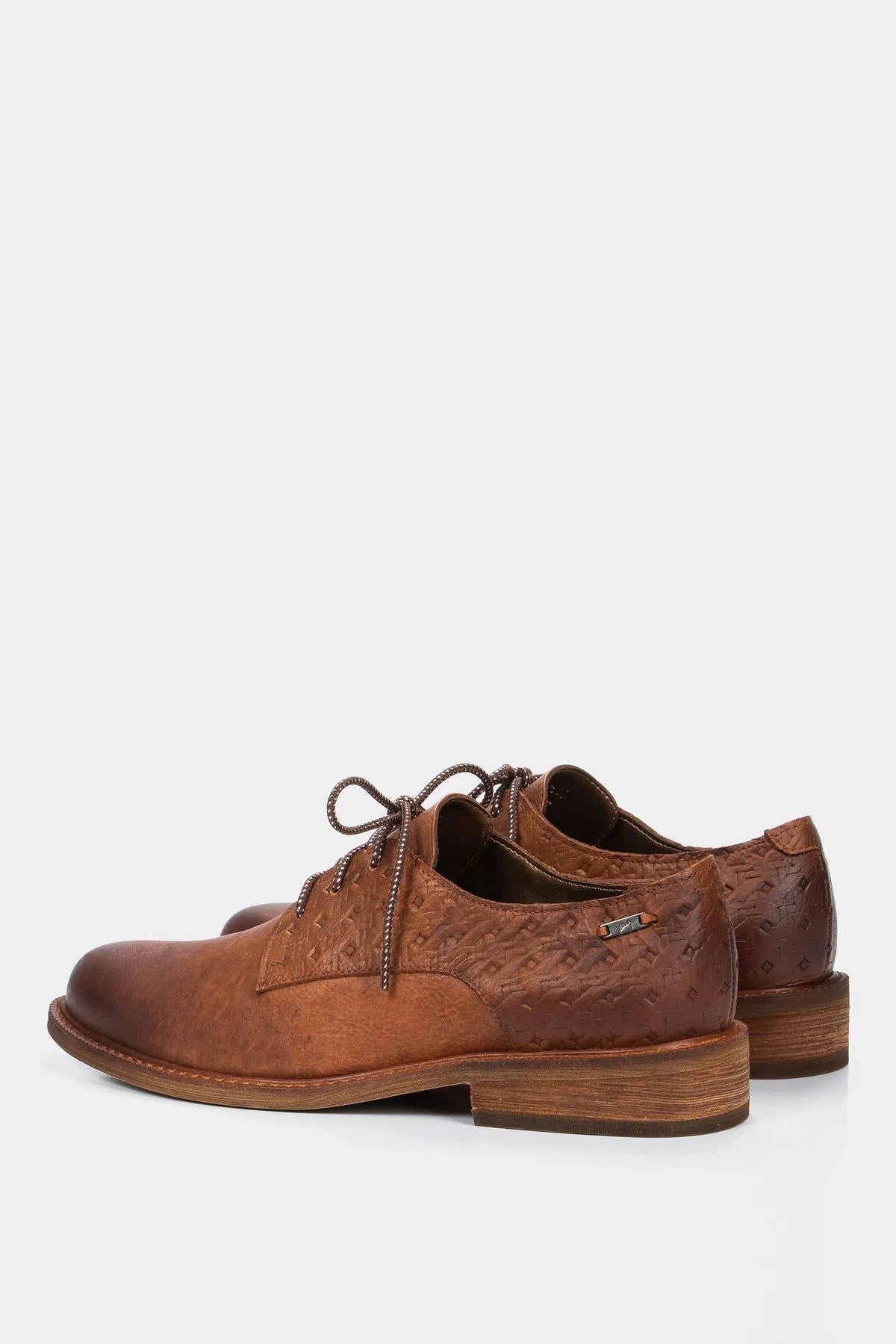 ZAPATOS CORDÓN DE CUERO PARA MUJER GRABADOS